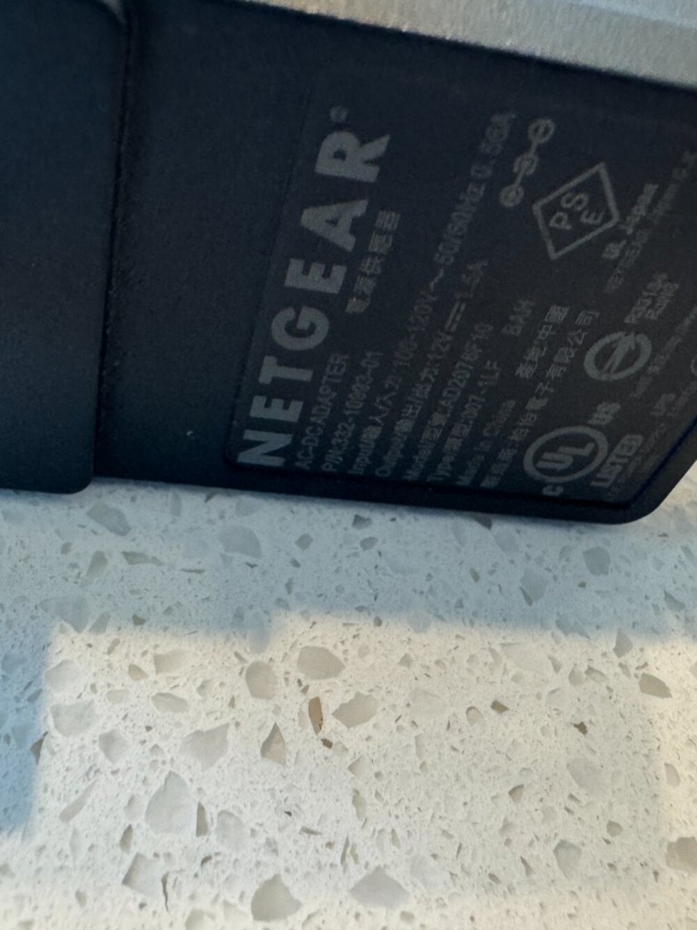 NETGEAR Ac1200 Dual Band WiFi Router Model R6120 - Picture 4 of 5